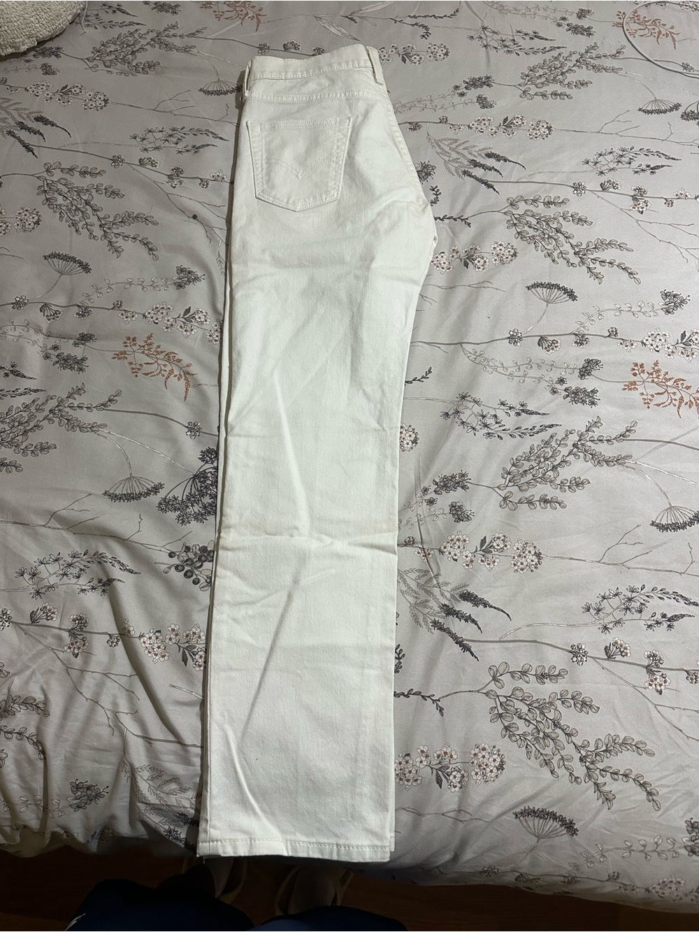 Levi's White 514 Slim Straight Jeans - Picture 4 of 4